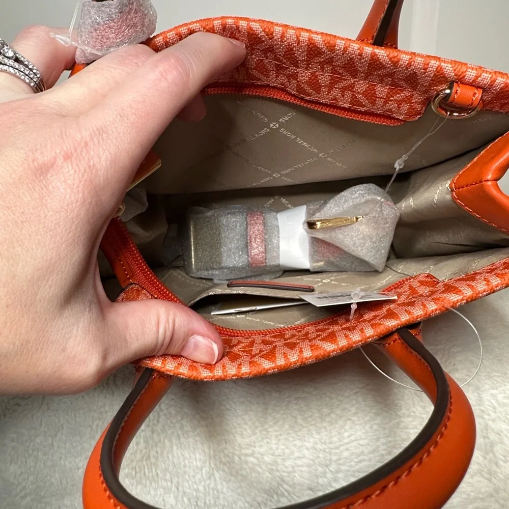 NWT Michael Kors Mirella Small Ombré Signature Print Mini Tote/Crossbody - Picture 6 of 7